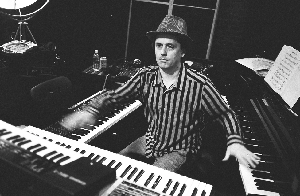 barney mcall playing multiple pianos